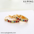 92207 xuping china al por mayor de lujo personalizado joyería de las mujeres coloridas del corazón del amor 18k chapado en oro pendiente de aro